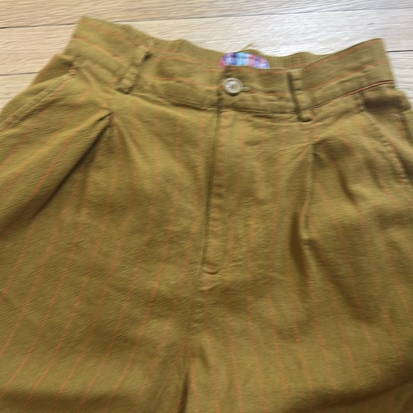 Urban Outfitters Wide Leg Pleated Pants - Picture 3 of 9